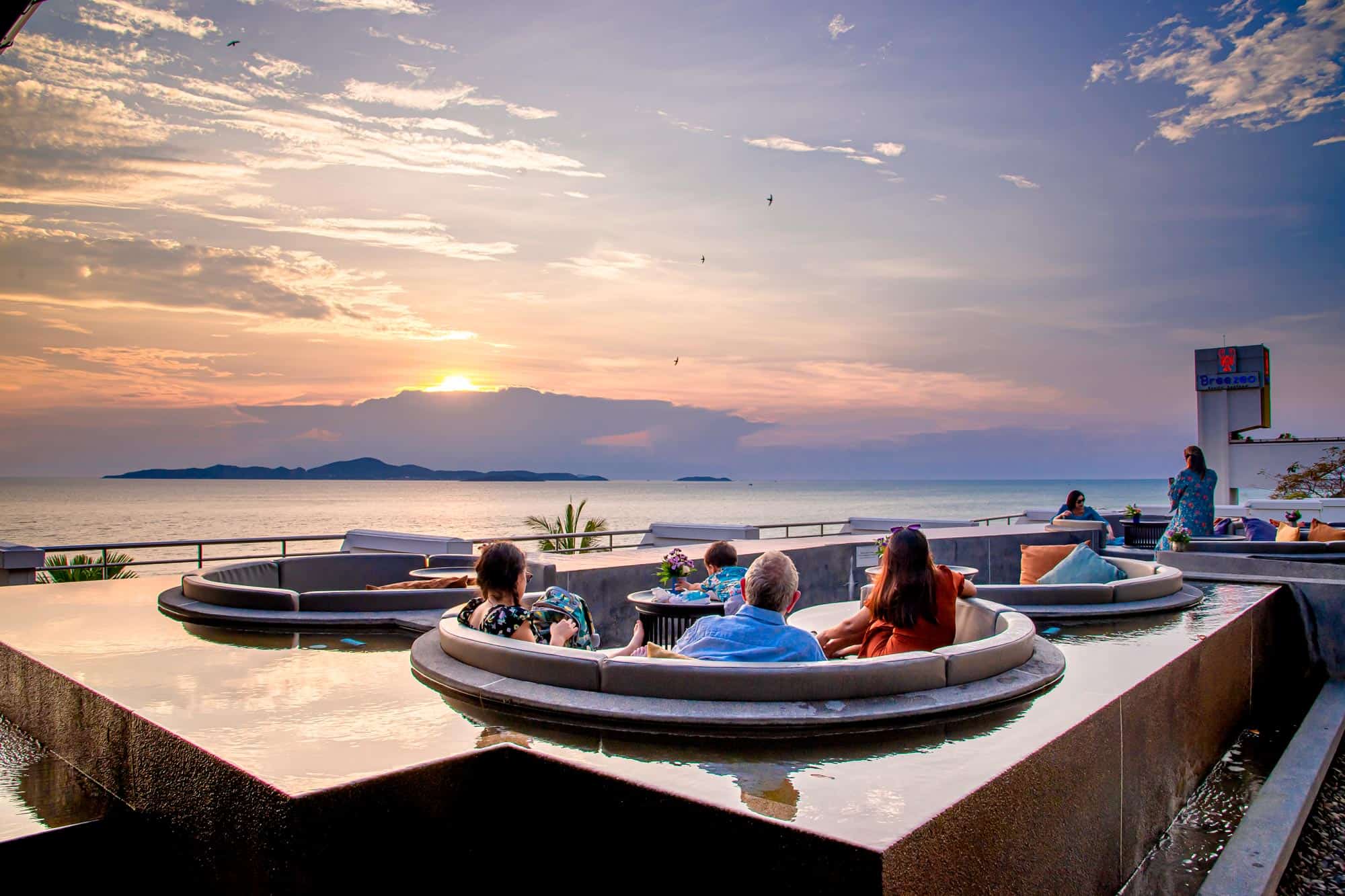 SunsetTerraceBar-02