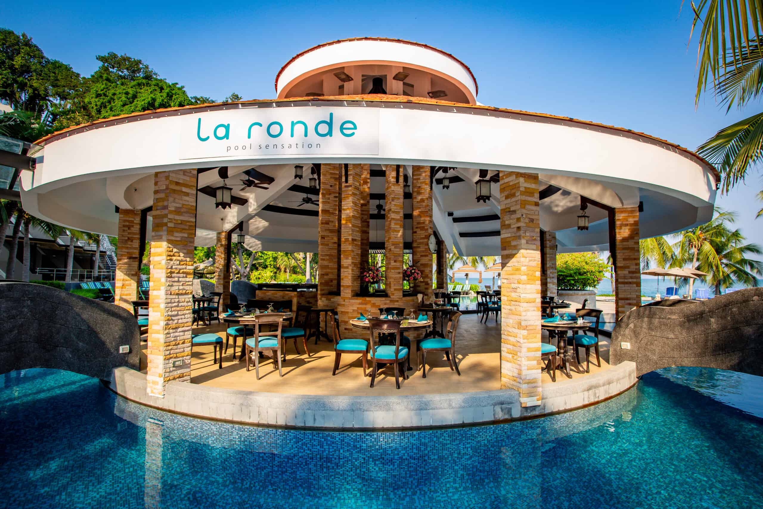 43_Dining-La Ronde