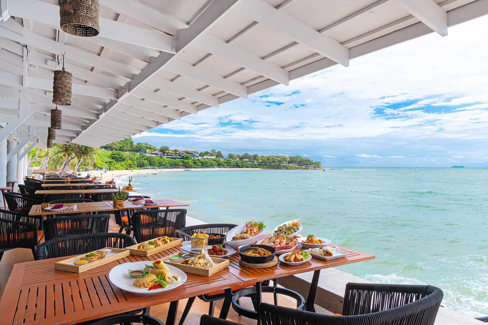 Breezeo-with-food-01