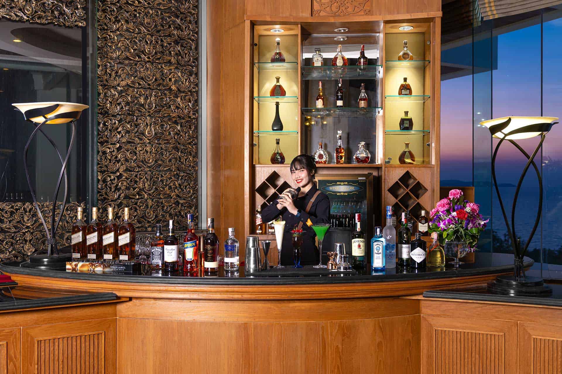 RC_Bar-Grand-01